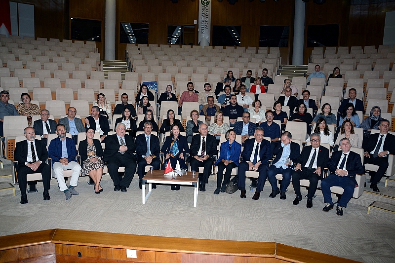 DR. DT. Y. İZZETTİN ÇAMURDAN BİLİM ÖDÜLLERİ SAHİPLERİNİ BULDU 