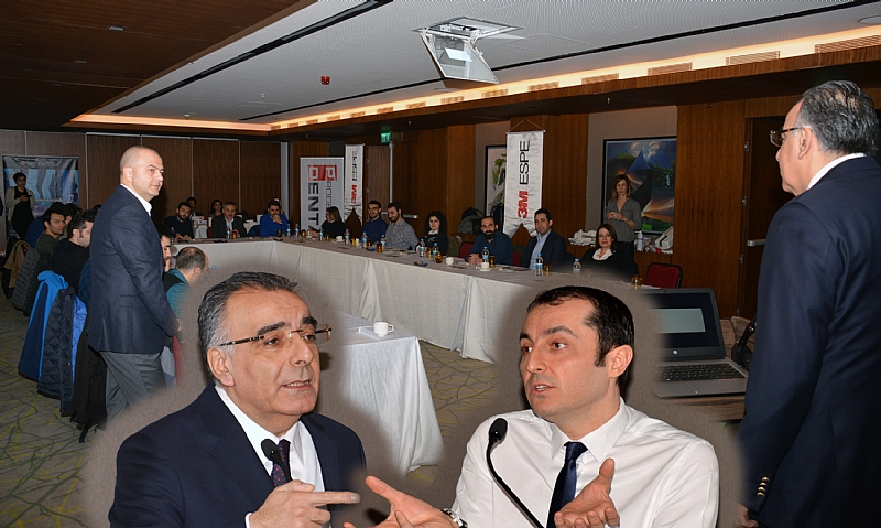 18 ŞUBAT CUMARTESi GÜNÜ DiVAN OTEL'DE DOÇ.DR.ERHAN ÇÖMLEKOĞLU'NUN SUNUMUYLA GÜLME TASARıMı iLKELERi VE KLiNiK iŞ AKıŞLARı KURSU DÜZENLENDİ
