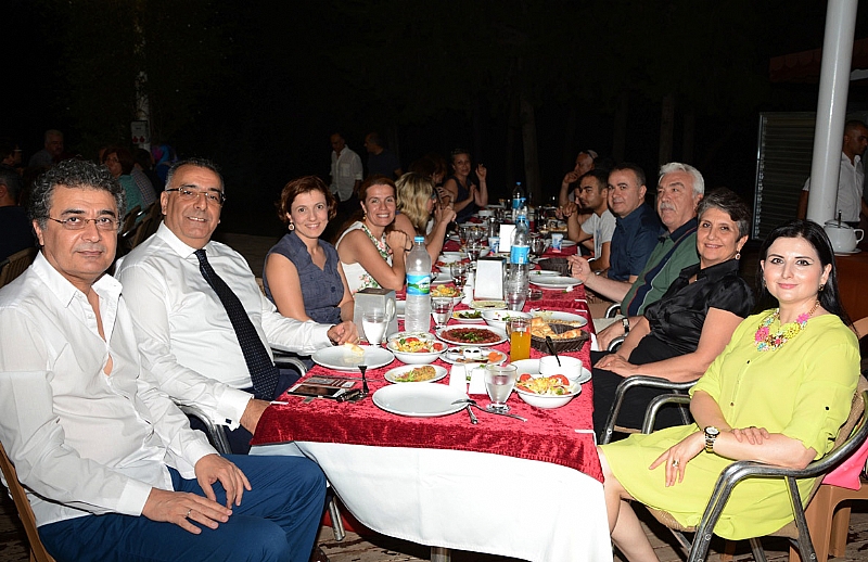 Adana Diş Hekimleri Odası ile Nucleoss İmplant Asu Dental Birlikteliği ile Adana Atlı Spor Kulübü’nde Dişhekimleri ve Ailelerine İftar Yemeği Verildi
