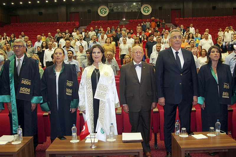ÇÜ DİŞ HEKİMLİĞİ FAKÜLTESİ 110 MEZUN DAHA VERDİ