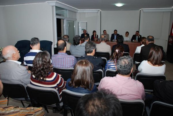 22 EKİM ÇARŞAMBA GÜNÜ ADANA DİŞ HEKİMLERİ ODASI'NDA MESLEK SORUNLARIYLA İLGİLİ TOPLANTI YAPILDI 